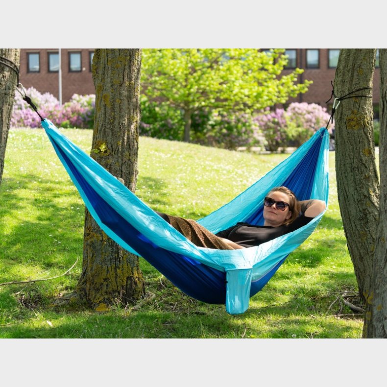 Hngekje til To - Outlust