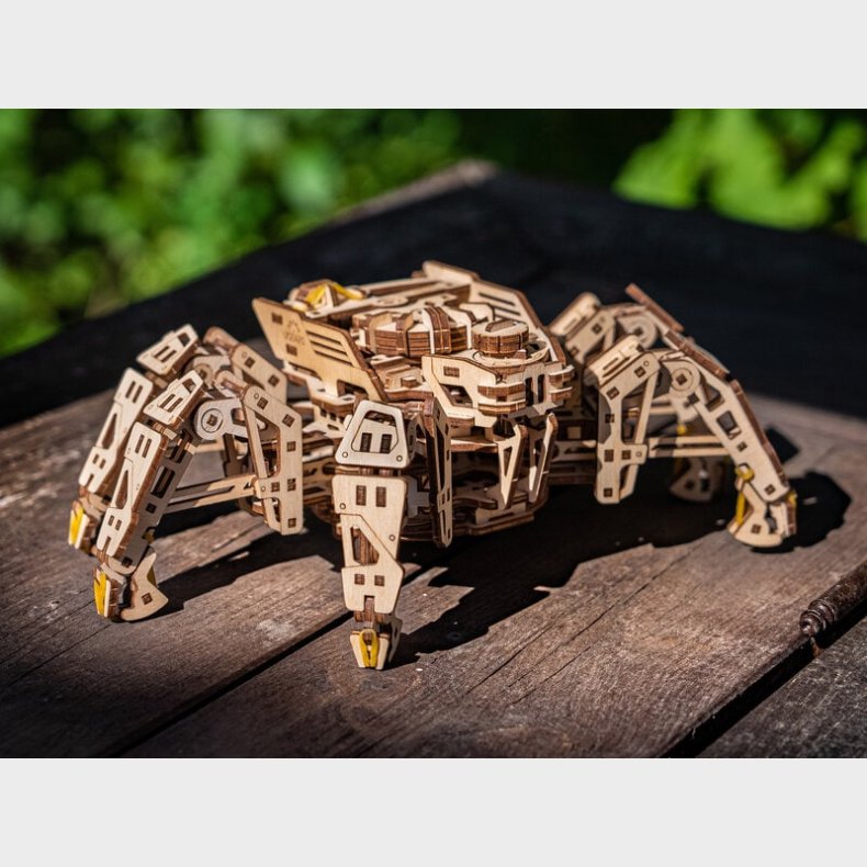 Ugears 3D-pussel i Tr� - Hexapod Explorer