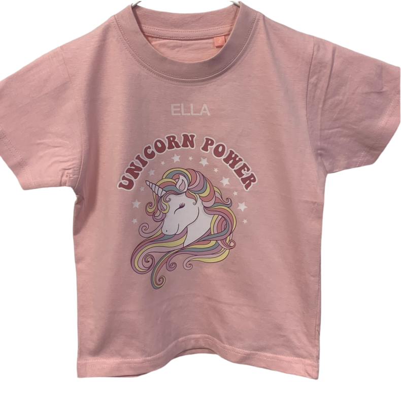 T-Shirt Med Navn Og Sd Enhjrning  S/S, Lyserd - T-Shirt - Legekammeraten.dk