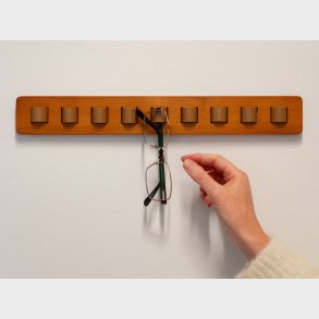 Selvklbende Brilleholder i Tr