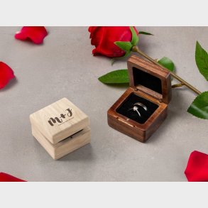 Smykkeskrin i Tr med Gravering - Egen Tekst