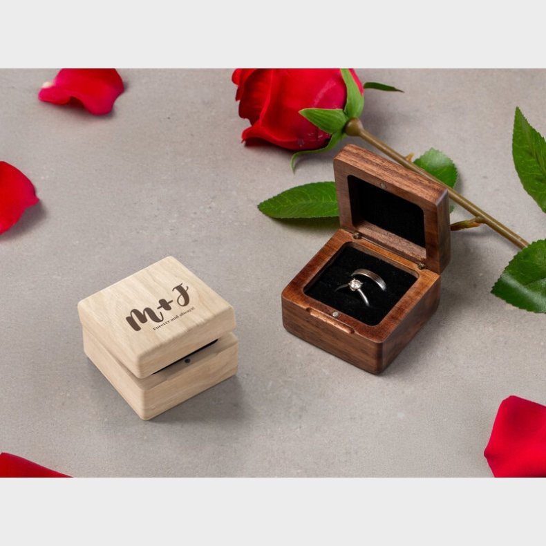 Smykkeskrin i Tr med Gravering - Egen Tekst