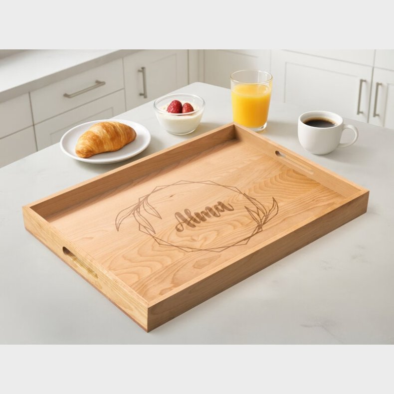 Serveringsbakke i Tr med Gravering