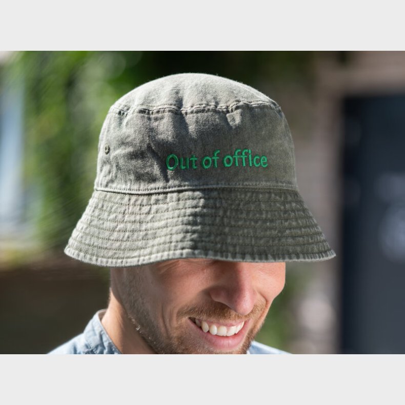 Bucket Hat med Broderi - Egen Tekst