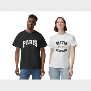 T-shirt med Egen Tekst i Collegestil