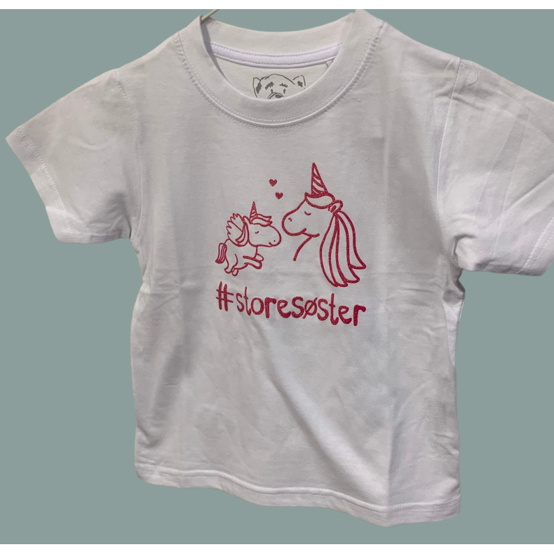 #Storesster T-shirt S/S Enhjrning, Hvid Med Pink Krystalina - Jeg skal vre storesster T-Shirt - Legekammeraten.dk