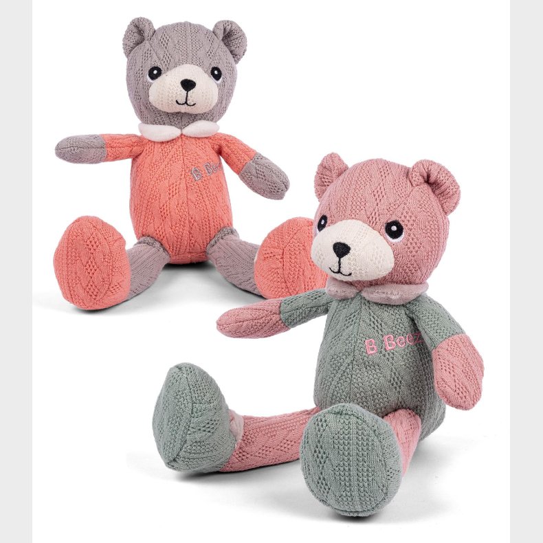 B BEEZ Knitted Bamse 20 cm. - aktivitets legetj - Legekammeraten.dk