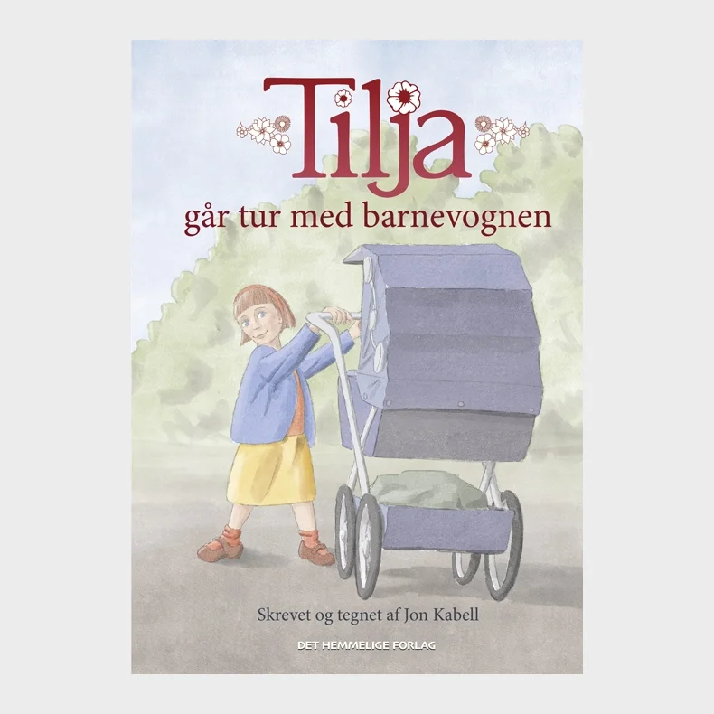 Tilja g�r tur med barnevognen