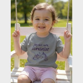 Jeg Skal Vre Storesster T-shirt S/S Enhjrning Gr Med Lilla Enhjrning Print - Jeg skal vre storesster T-Shirt - Legekammeraten.dk