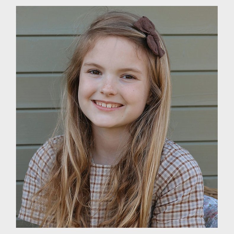 By Str Hrspnde m. Sljfe - Alvilda - 8x5 cm - Brun