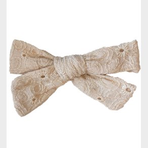 By Str Hrpnde m. Sljfe - Dorthea - 8x5 cm - Rhvid Broderi