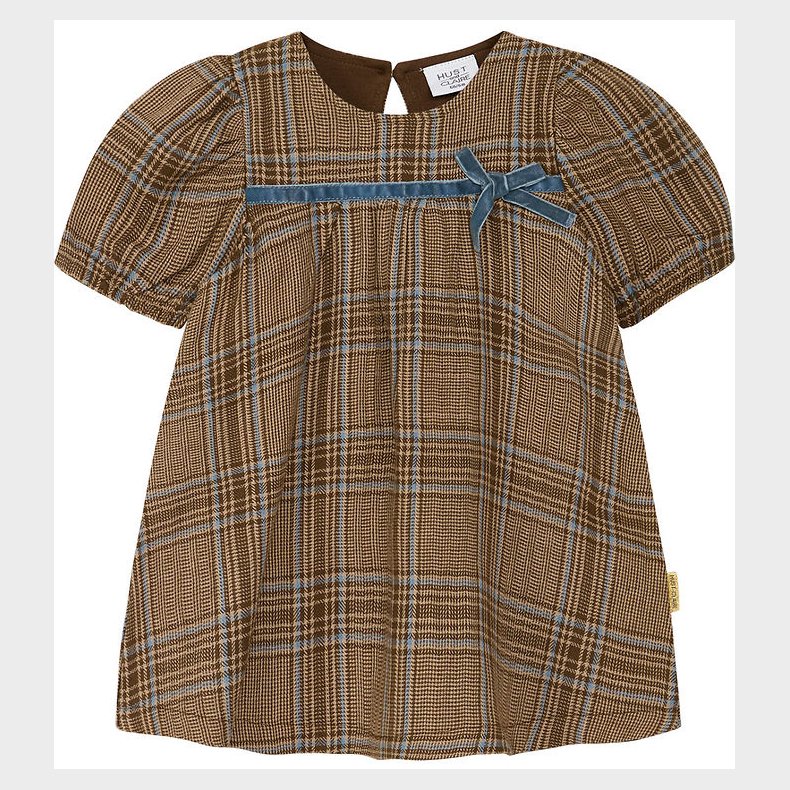 Hust and Claire Kjole - Karnelia - Dark Earth