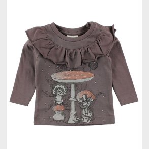 En Fant Bluse - Stvet Mrkelilla m. Paddehatte