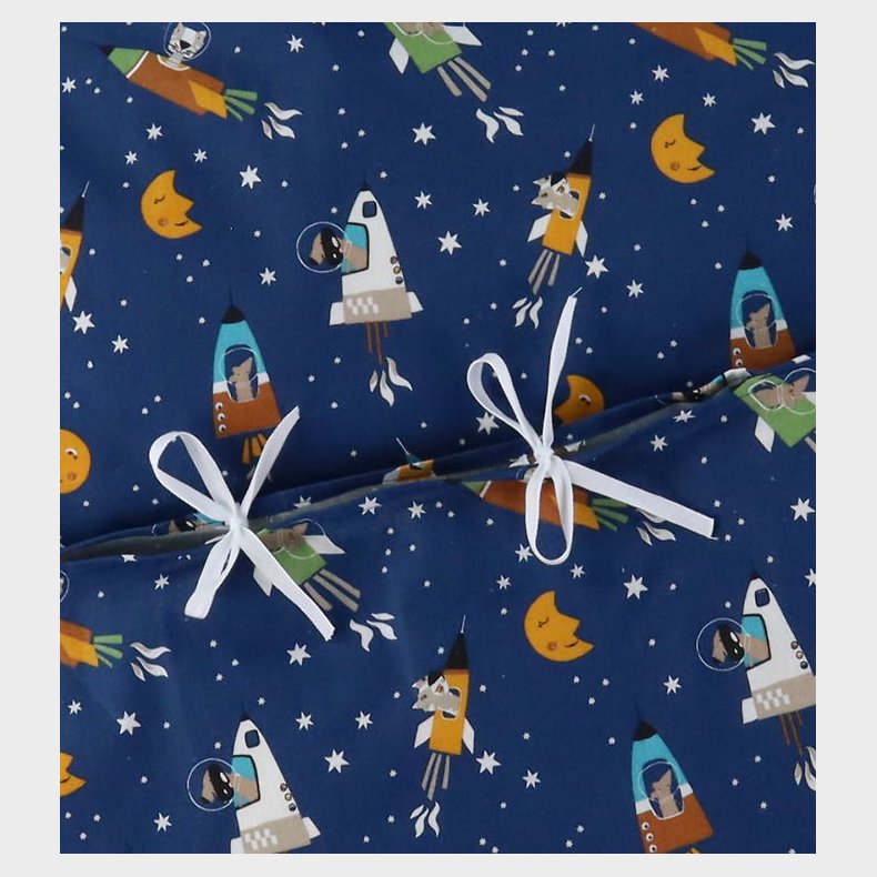 N�rgaard Madsens Senget�j - Junior - Bl� m. Rumraketter