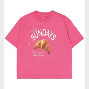 The New T-shirt - TnSuzette - Carmine Rose m. Croissant