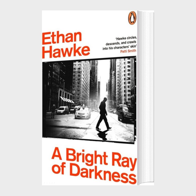 A Bright Ray Of Darkness - Ethan Hawke - English Book