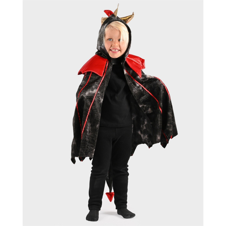 Den Goda Fen | Dragekappe - Sort/Rd, str. 3-8 r