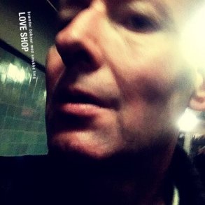 Love Shop - Br�nder Boksen Med Smukke Ting - CD