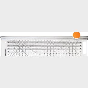 Fiskars - Combo Rotary Cutter & Ruler - Rullesk�remaskine - 61x15 Cm - 9513