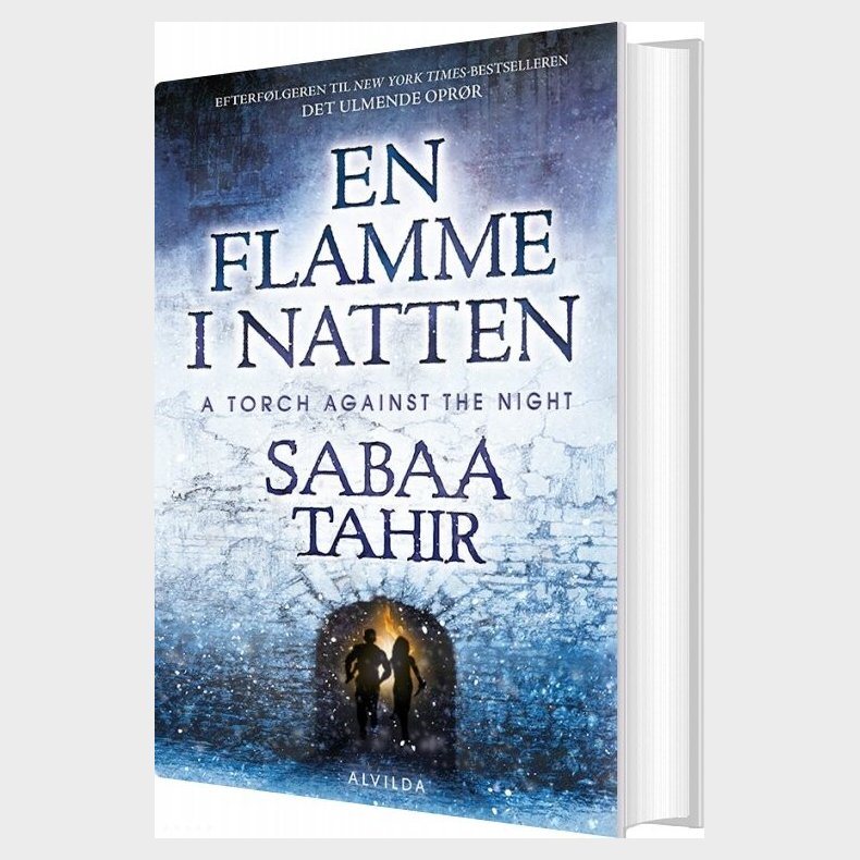 En Flamme I Natten - Det Ulmende Opr�r 2 - Sabaa Tahir - Bog