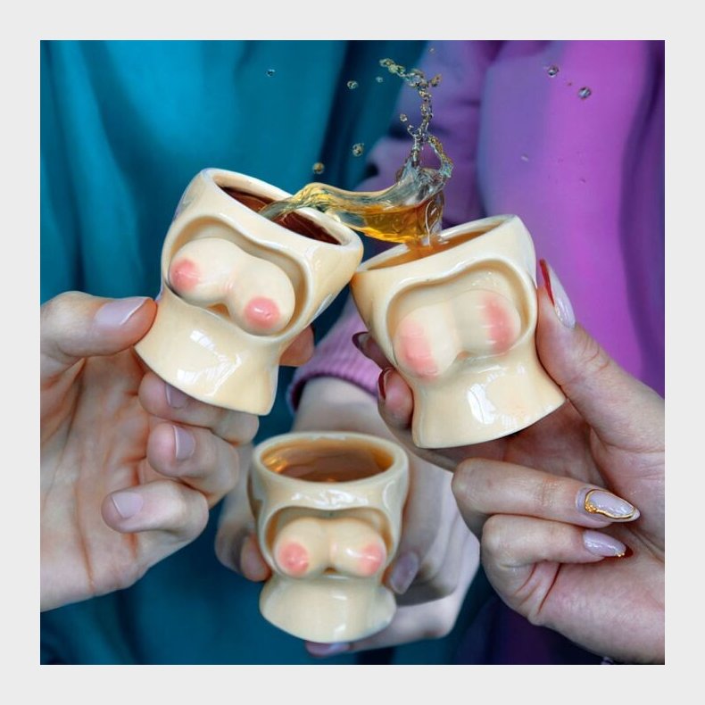 Jiggle Me Drunk : 3-glass Boob Shot Set