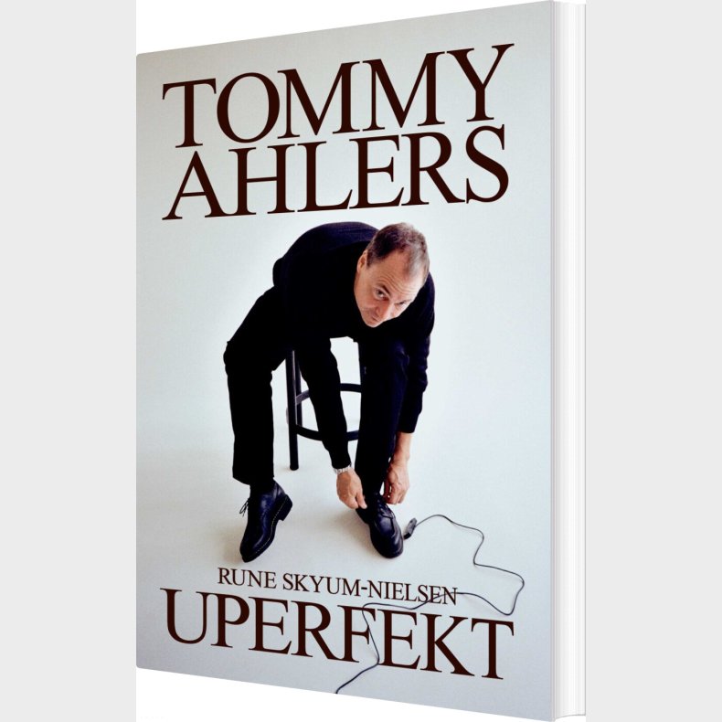 Uperfekt - Tommy Ahlers - Bog