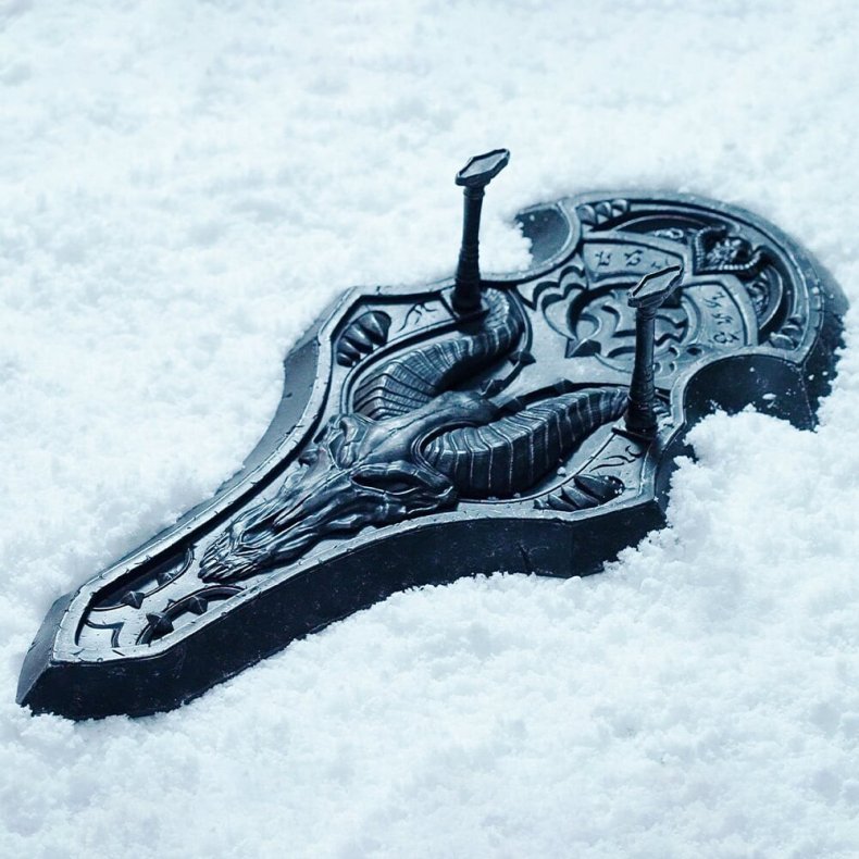 World Of Warcraft - Frostmourne Sword Replica V�gbeslag - 56 Cm