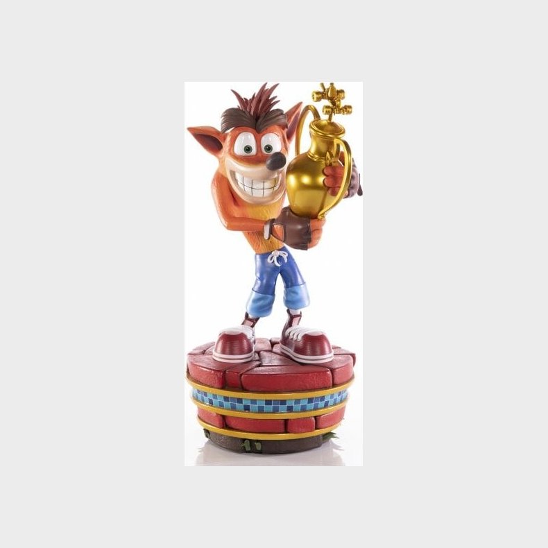 Crash Team Racing Statuette - Winner - First4figurers - 46 Cm