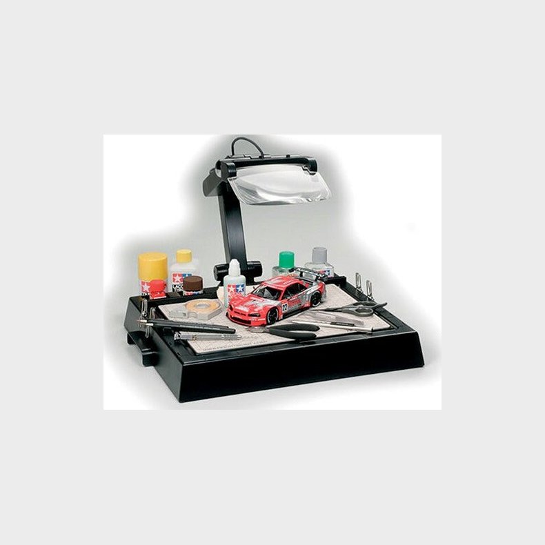 Tamiya - Work Stand - Stand Med Lys Og Forstrrelsesglas - 74064