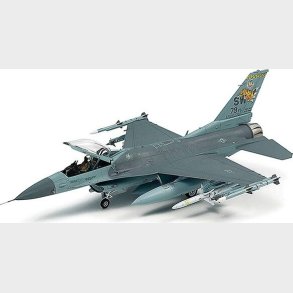 Tamiya - F-16cj Full Equipment Fighting Falcon Block 50 Byggest - 1:72 - 60788