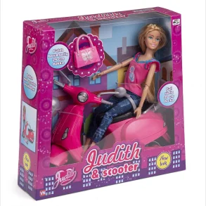 Judith dukke med scooter og tilbehr