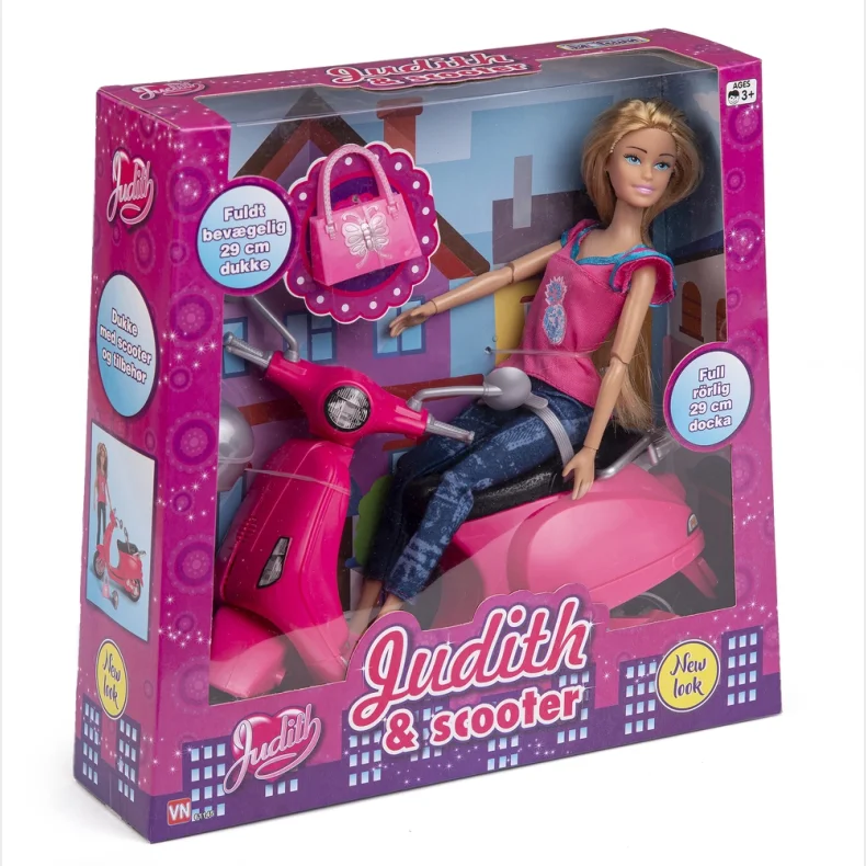 Judith dukke med scooter og tilbehr