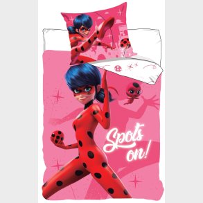 Miraculous Ladybug 'Spots on' Sengetj 150 x 210 cm - 100 procent bomuld