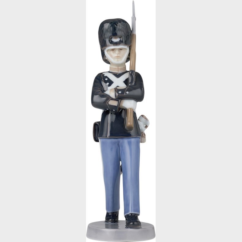Royal Copenhagen Garder Figur 28 cm.