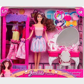 Judith Makeup Bordmtilbh