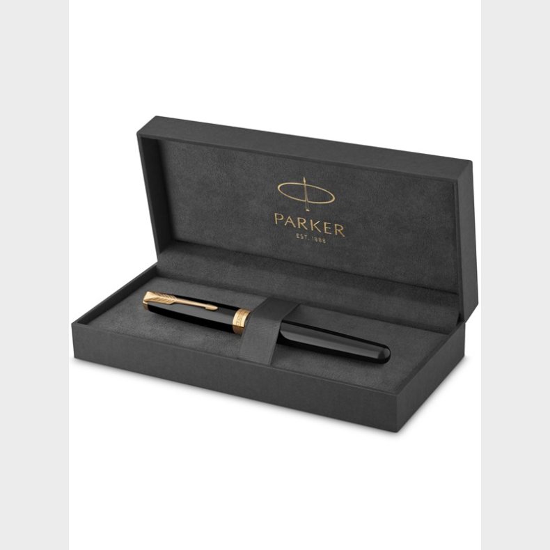 Parker Sonnet-kuglepen | sort lak med detaljer i guld | fin spids med sort blk | gaveske