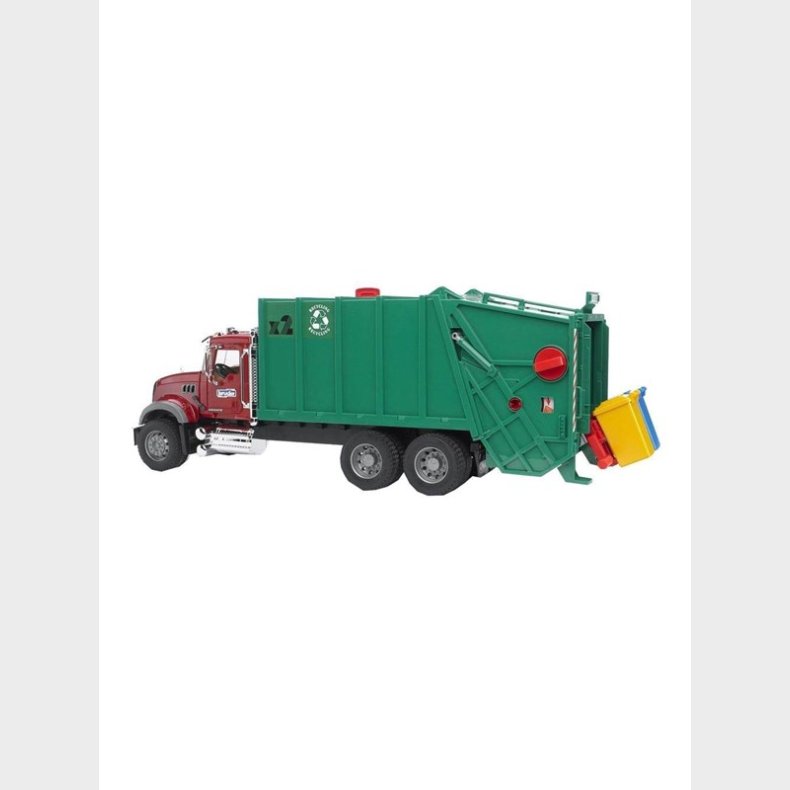 Bruder Mack Granite Garbage truck