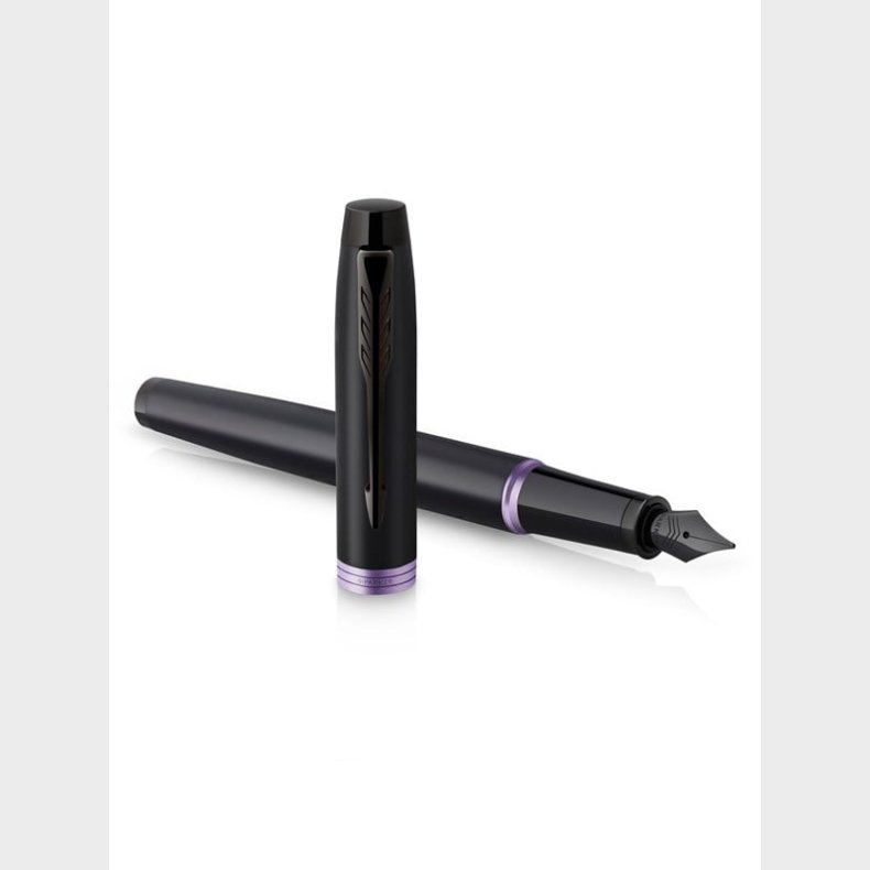 Parker IM Levende Ringe Fyldepen | Satin sort lak med ametyst lilla accenter | Fin spids med bl blk refill | Gaveske